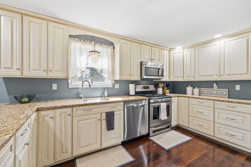 486 Josiah Bartlett Road Concord, NH 03301 - Photo 10 of 37