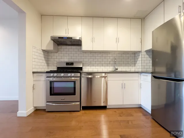 $4,065 | 252 Broadway, Unit 4B | Williamsburg