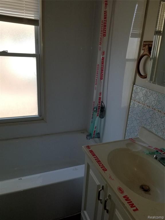 7547 Stephens Center Line, MI 48015 - Photo 6 of 10 Gallery Image 6