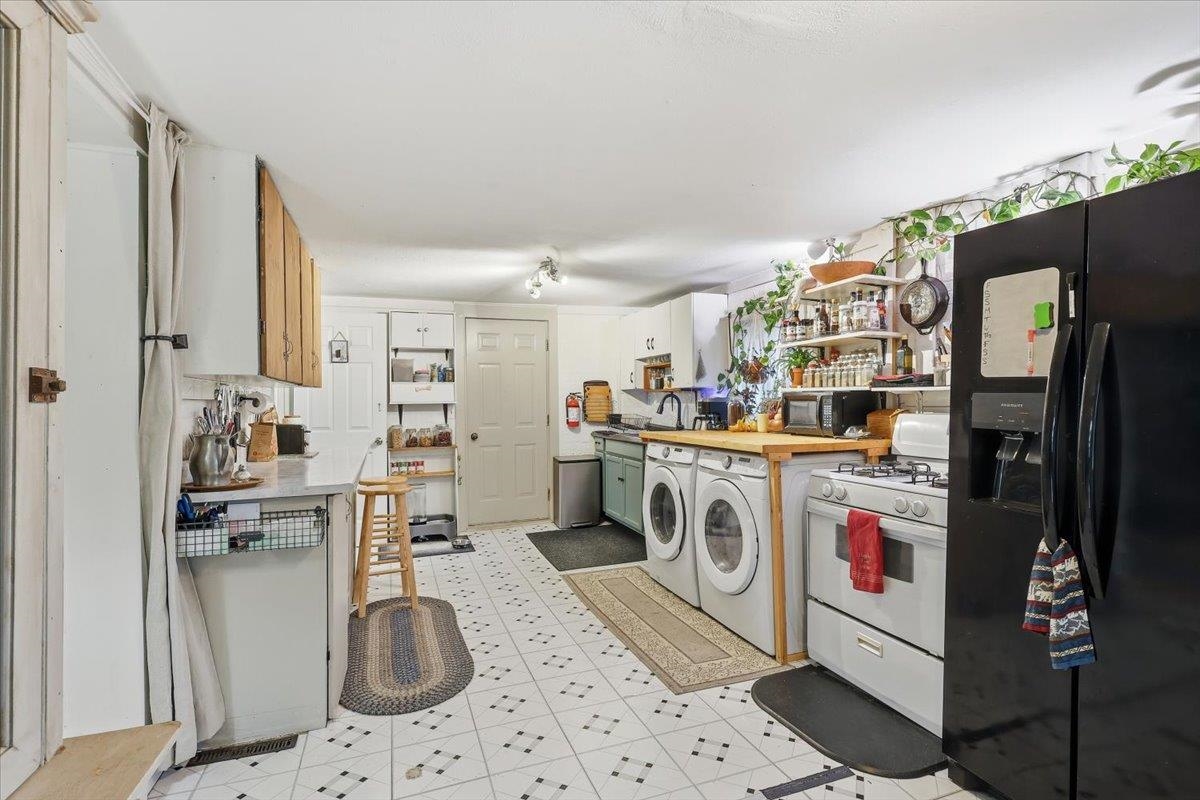 12 Huntington Street St. Albans, VT 05478 - Photo 5 of 42