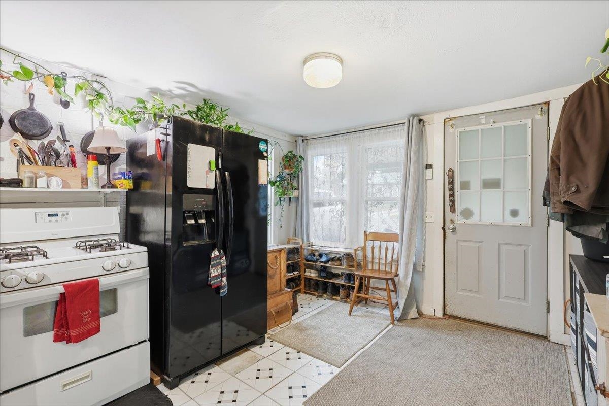 12 Huntington Street St. Albans, VT 05478 - Photo 6 of 42