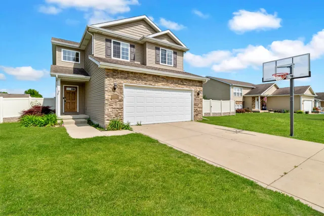 $374,900 | 330 Willow Street, Lowell, IN 46356