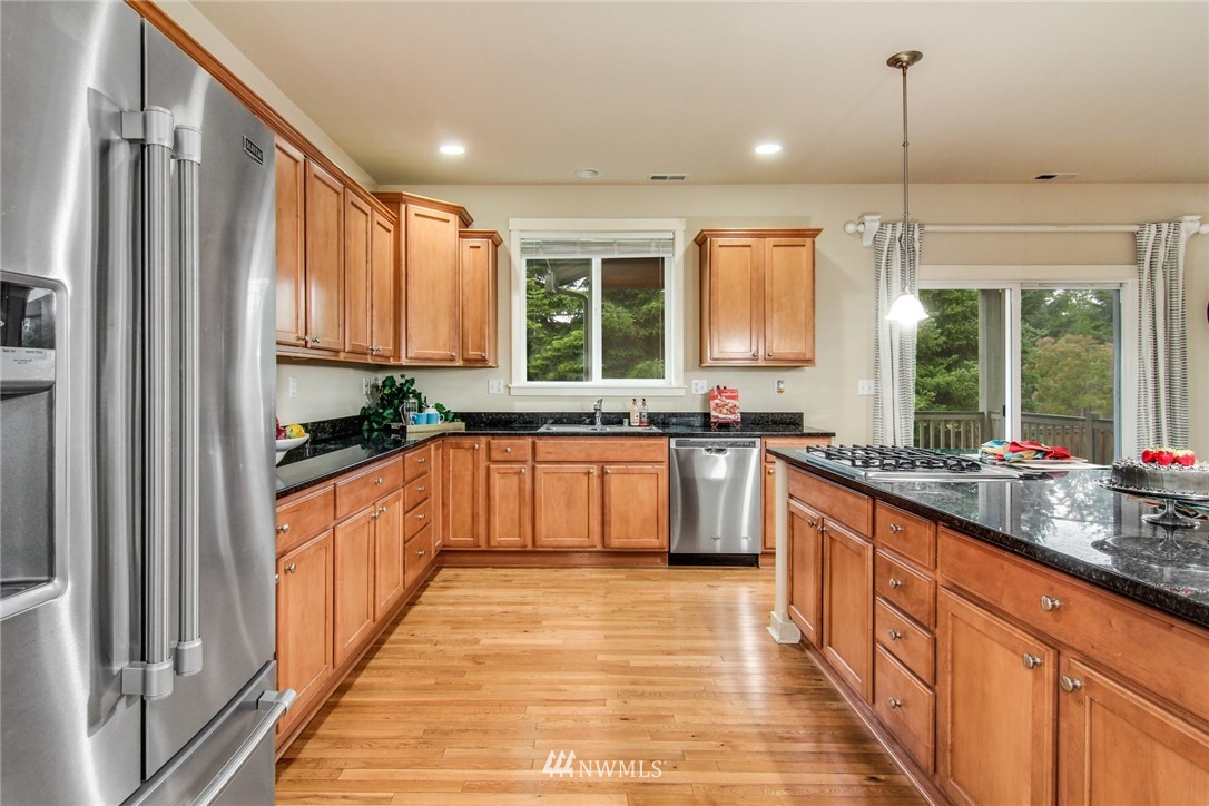 21610 39th Drive Southeast Bothell, WA 98021 - Photo 8 of 25 Gallery Image 8