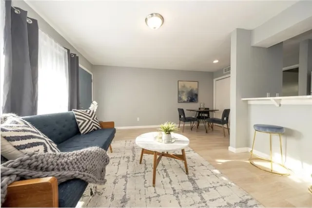 $900 | 2610 Ektom Drive, Unit B, Austin, TX 78745