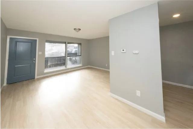 $900 | 2610 Ektom Drive, Unit B, Austin, TX 78745