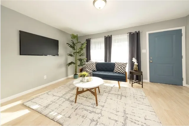 $900 | 2610 Ektom Drive, Unit B, Austin, TX 78745