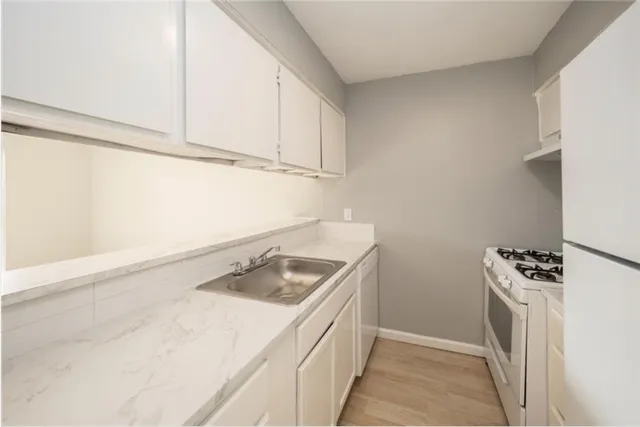 $900 | 2610 Ektom Drive, Unit B, Austin, TX 78745