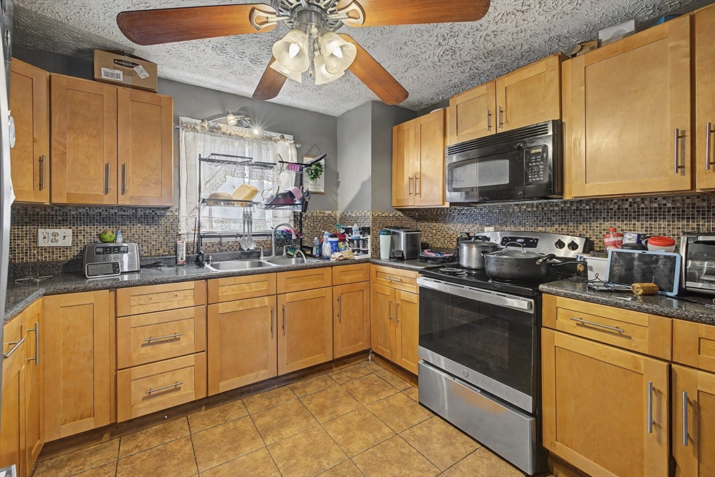 23 Jenness Street Springfield, MA 01104 - Photo 1 of 25