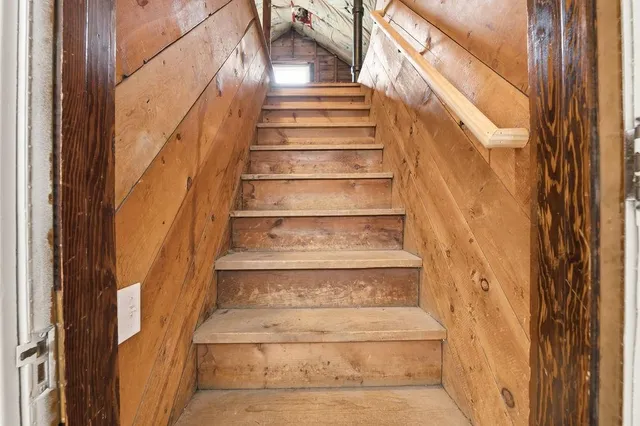 $459,000 | 31 East Highway 61, Esko, MN 55733