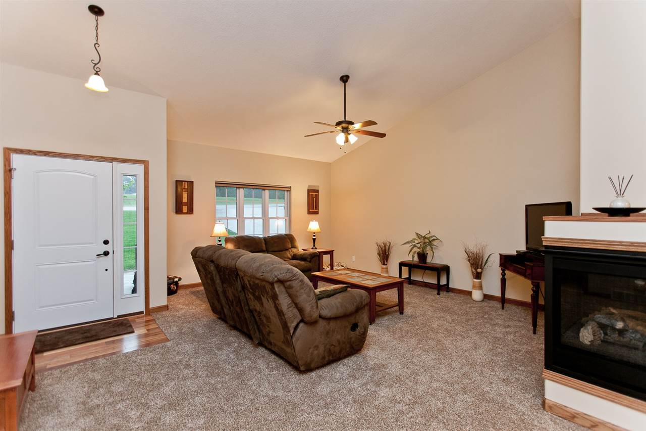 1095 Vista Road Ely, IA 52227 - Photo 3 of 43 Gallery Image 3