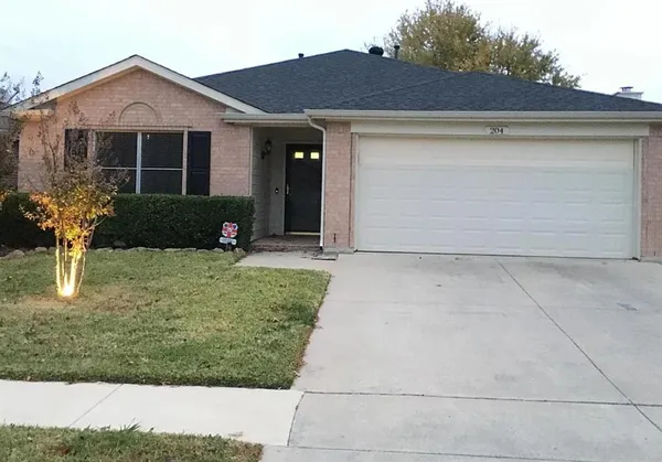 $2,300 | 204 Lochwood Drive, Wylie, TX 75098