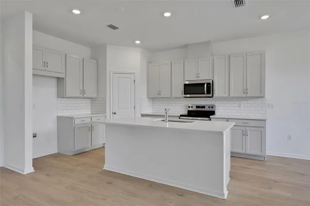 $347,407 | 2866 Supermarine Road, Tavares, FL 32778