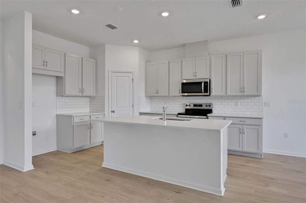 2866 Supermarine Road Tavares, FL 32778 - Photo 8 of 32