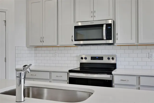 $347,407 | 2866 Supermarine Road, Tavares, FL 32778