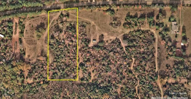 a view of a tennis court