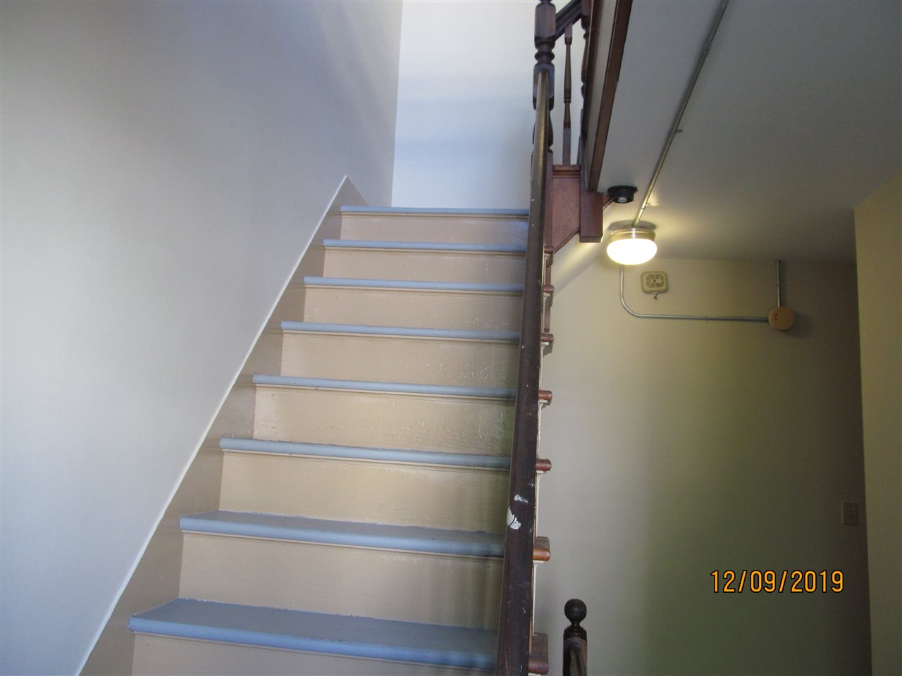 585-587 Rimmon Street Manchester, NH 03102 - Photo 5 of 8