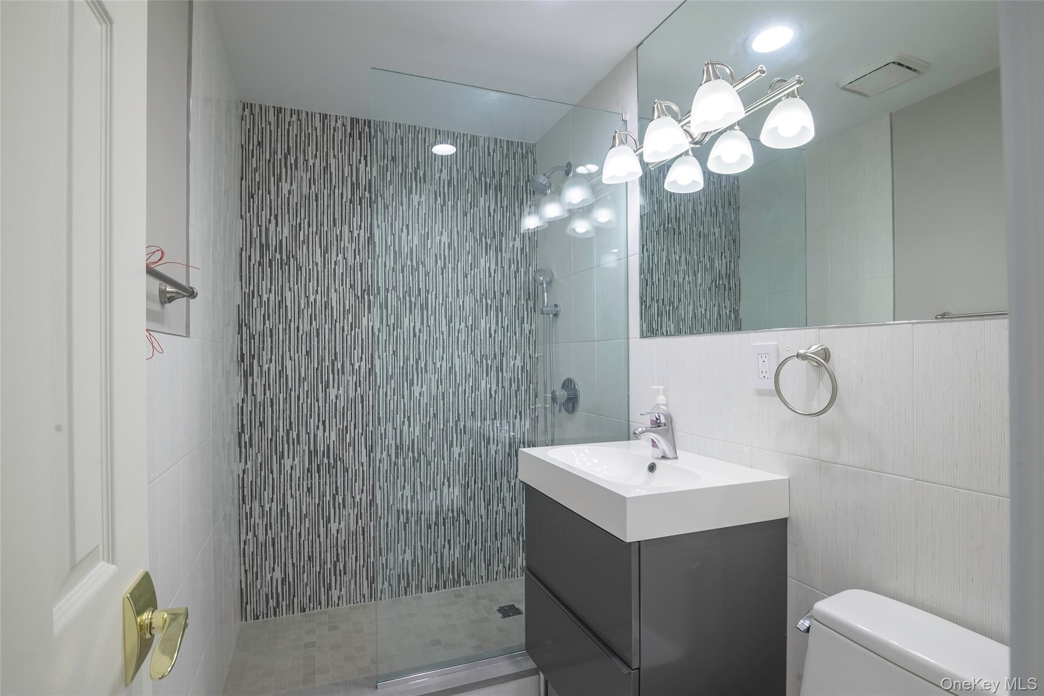 1095 Pine Valley Road Oyster Bay, NY 11771 - Photo 44 of 50