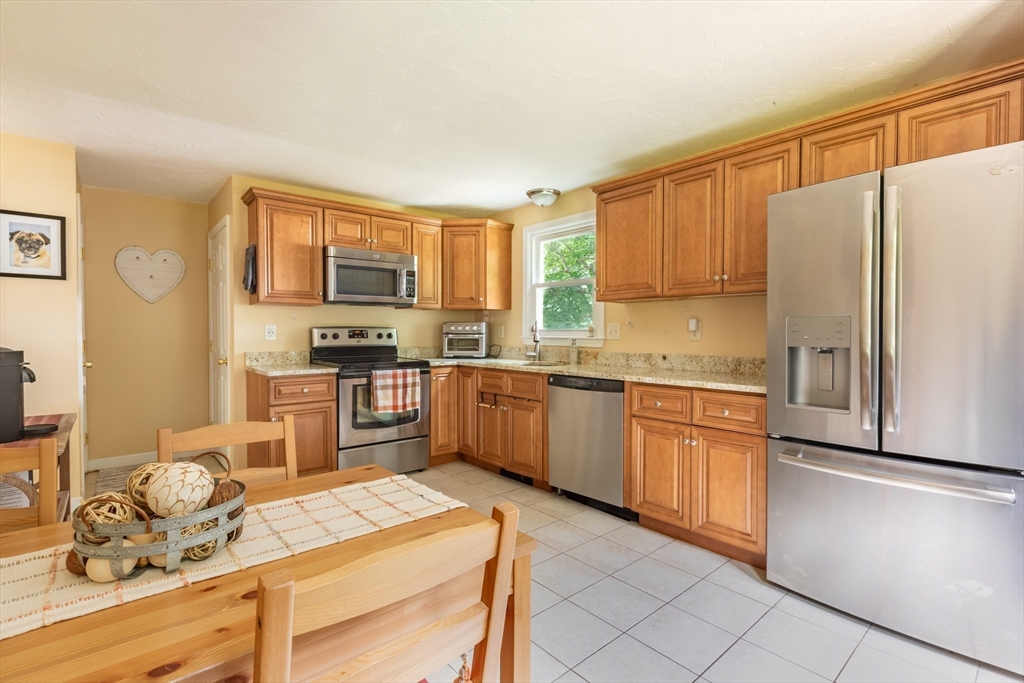 57 Indian Run Road, Unit A Bellingham, MA 02019 - Photo 8 of 27