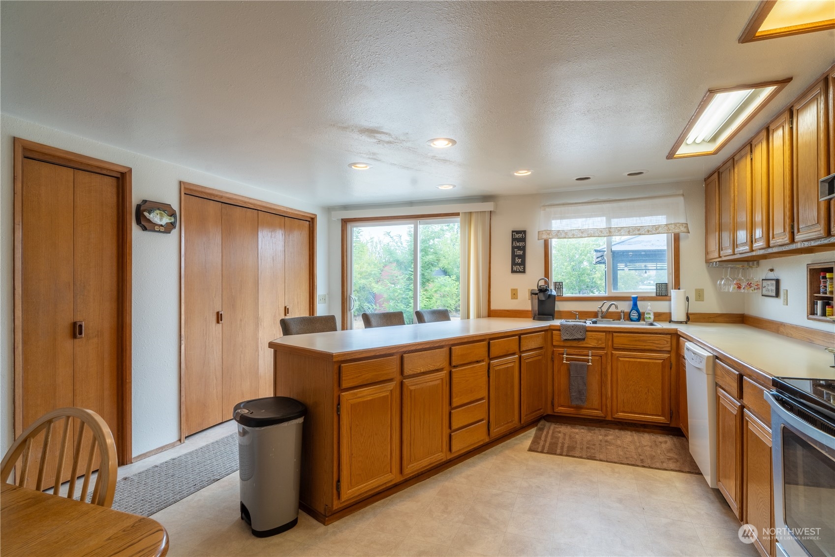 8162 Scott Road Northeast Moses Lake, WA 98837 - Photo 9 of 24 Gallery Image 9