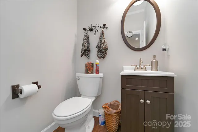 a view of an entryway with bedroom