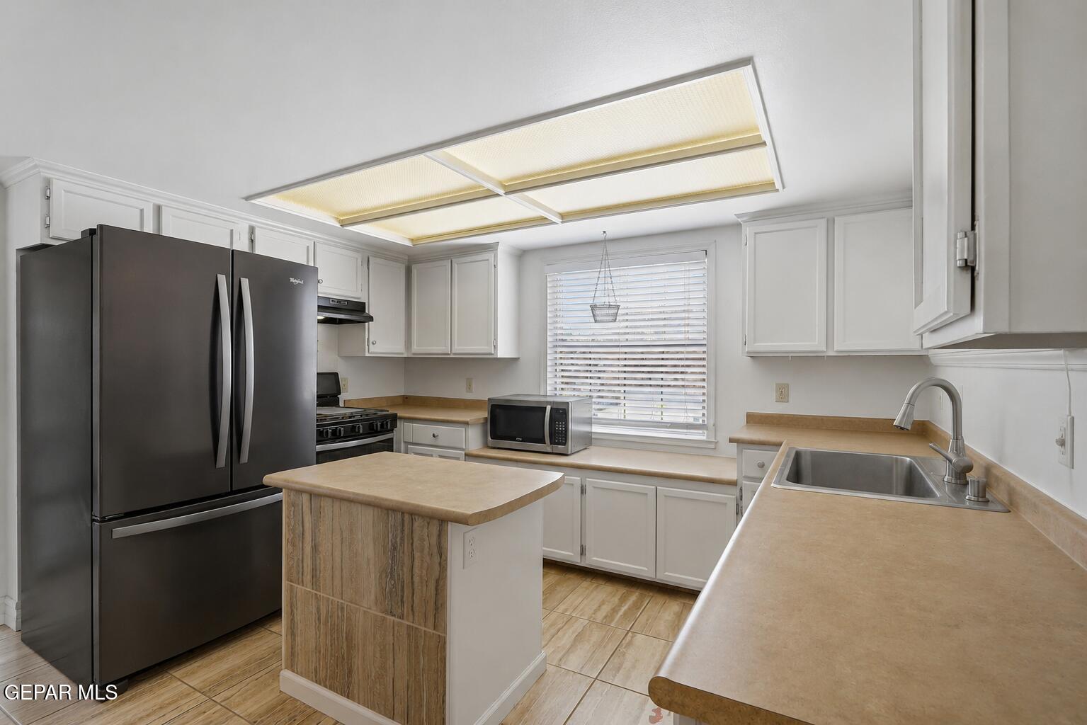 510 Mockingbird Road El Paso, TX 79907 - Photo 13 of 62 5E555F06-7E97-4214-B24E-114639900965
