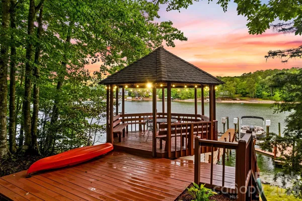 $1,095,000 | 8460 Keven Circle, Sherrills Ford, NC 28673