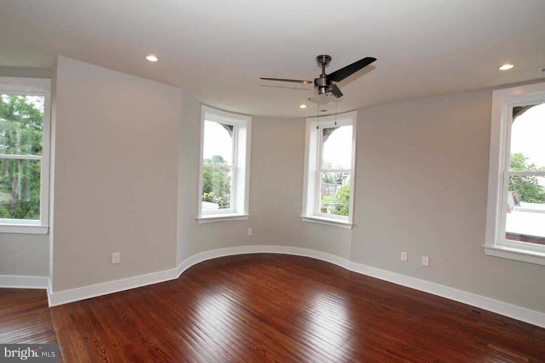 400 South 45th Street, Unit 4D Philadelphia, PA 19104 - Photo 6 of 18