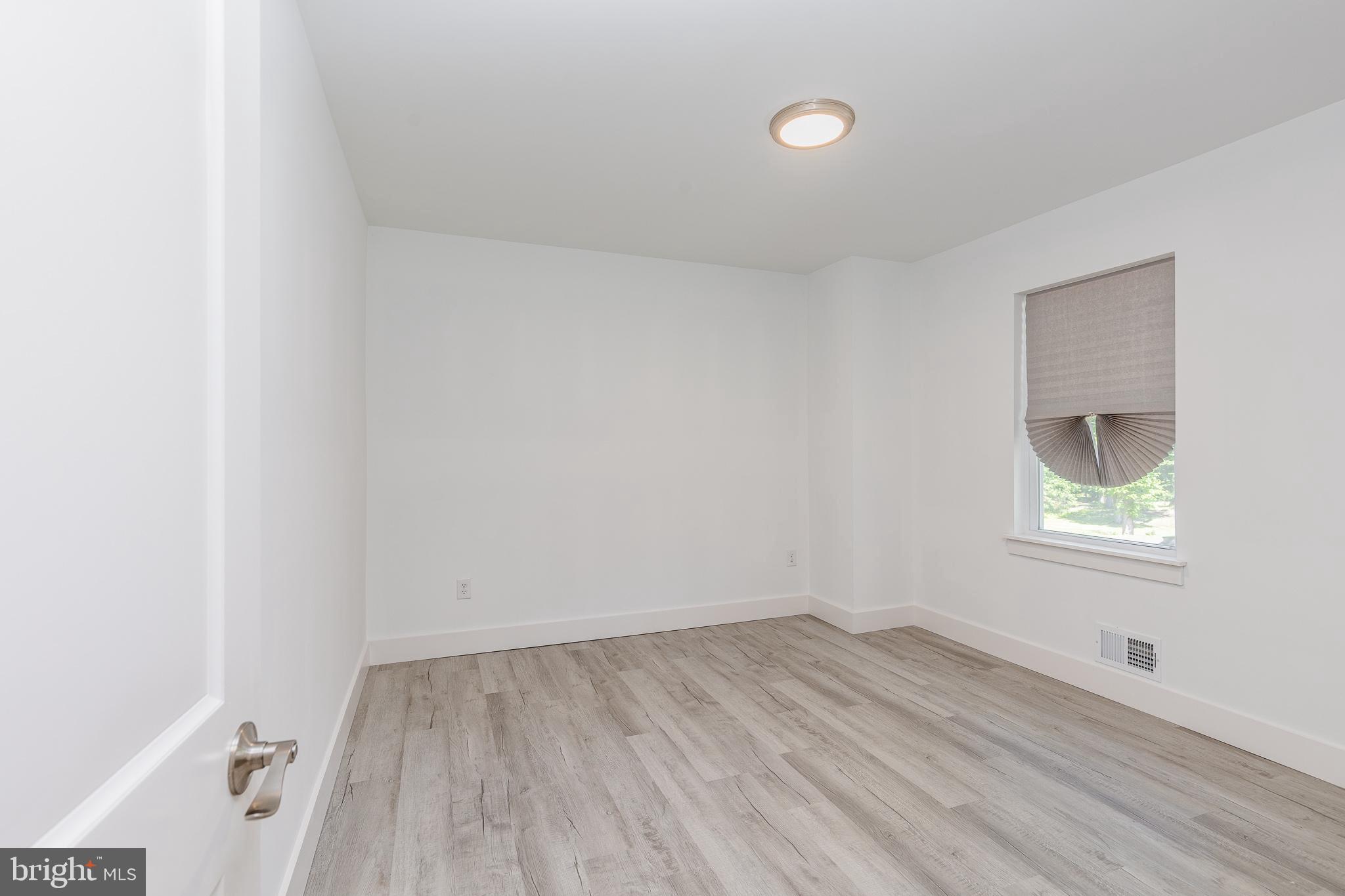 36 Atlantic Avenue Clementon, NJ 08021 - Photo 18 of 46