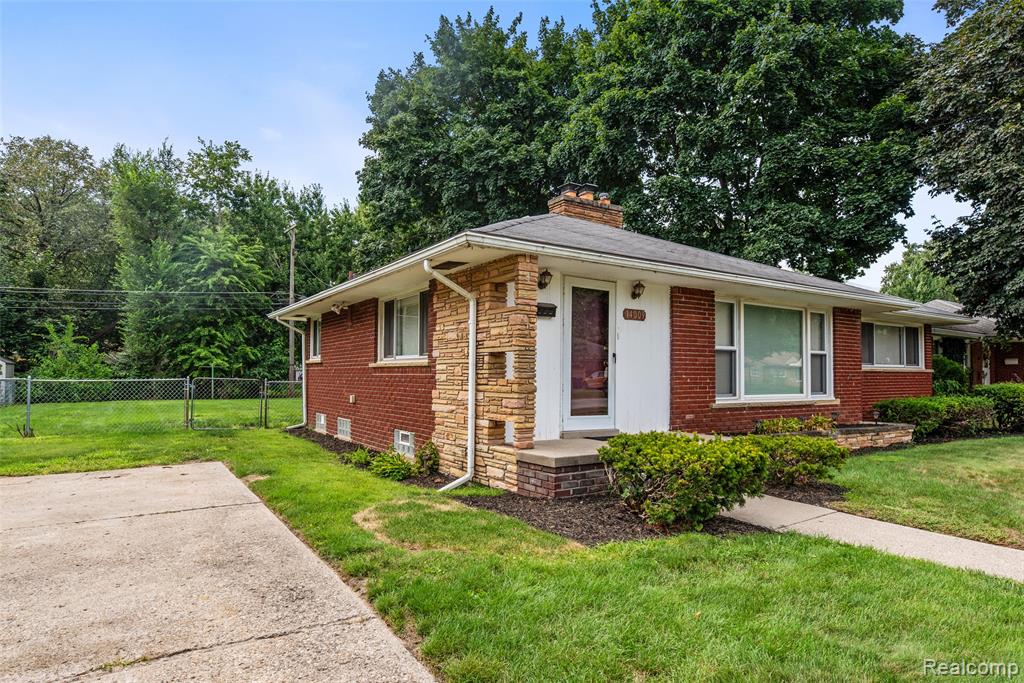 14009 Garfield Redford, MI 48239 - Photo 2 of 23