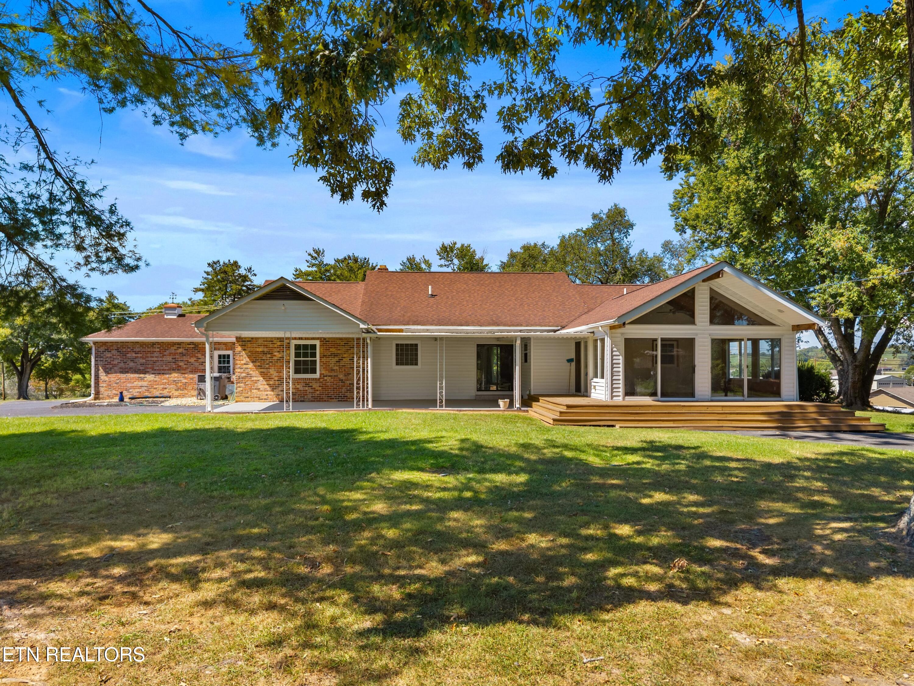 1328 Main Street White Pine, TN 37890 - Photo 2 of 43 2-003-1328MainStreet-WhitePine-TN-37890-
