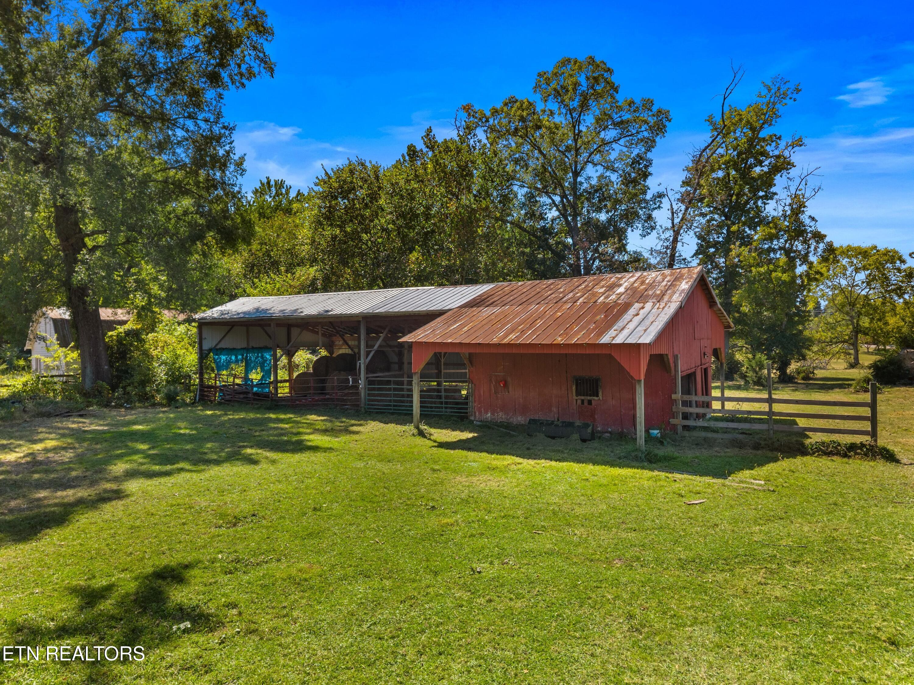 1328 Main Street White Pine, TN 37890 - Photo 36 of 43 039-1328MainStreet-WhitePine-TN-37890-SM