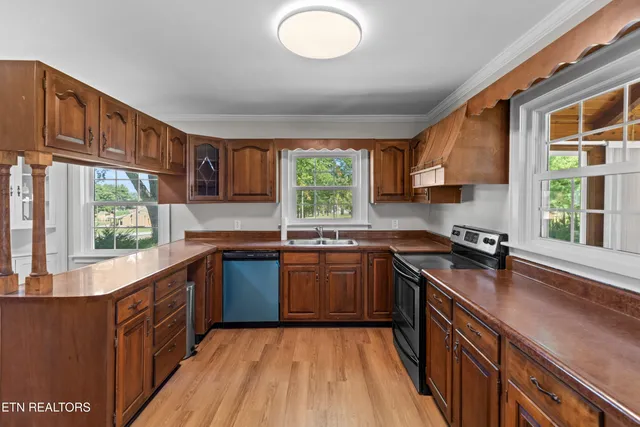 $674,900 | 1328 Main Street, White Pine, TN 37890