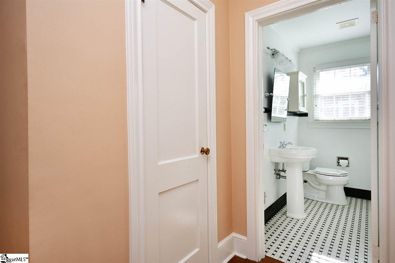 711 North Main Street Fountain Inn, SC 29644 - Photo 26 of 35 Gallery Image 26