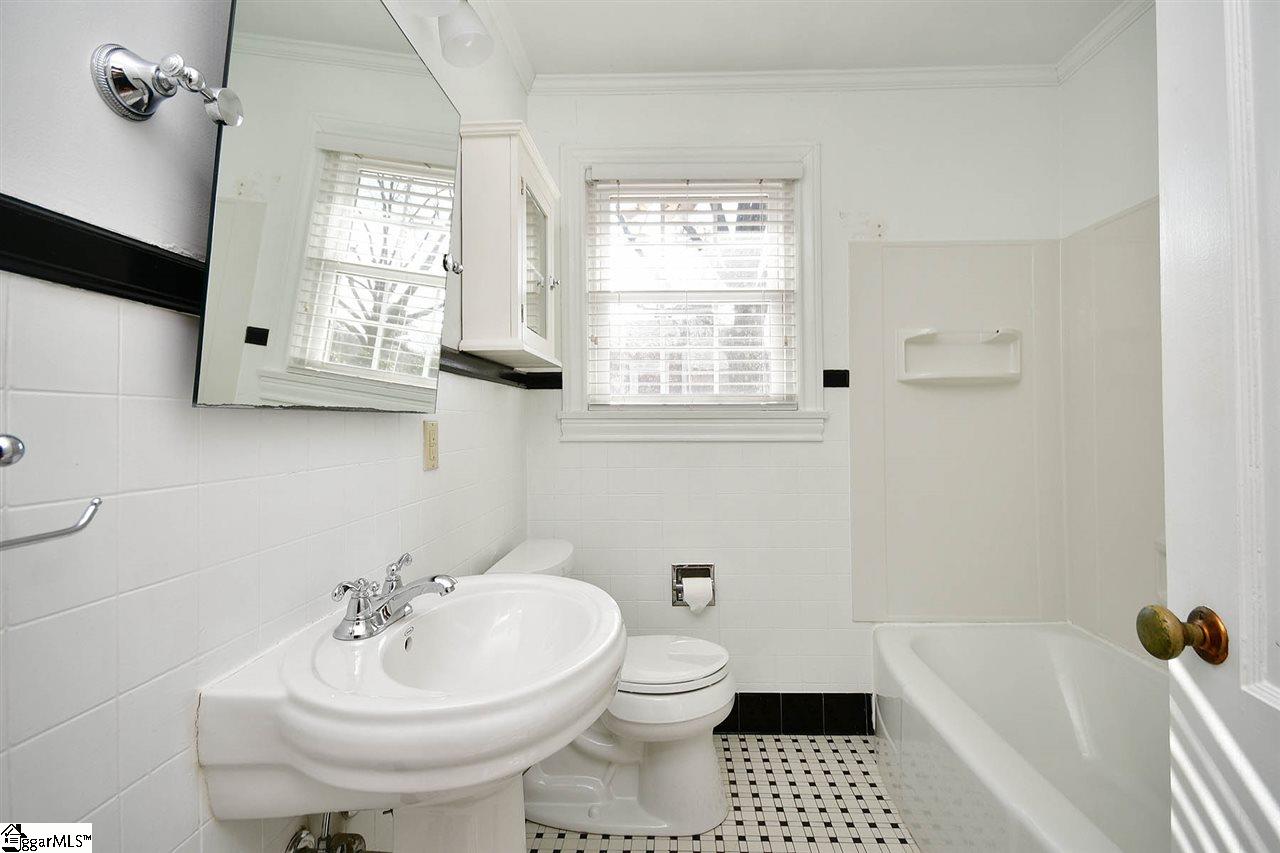 711 North Main Street Fountain Inn, SC 29644 - Photo 27 of 35 Gallery Image 27