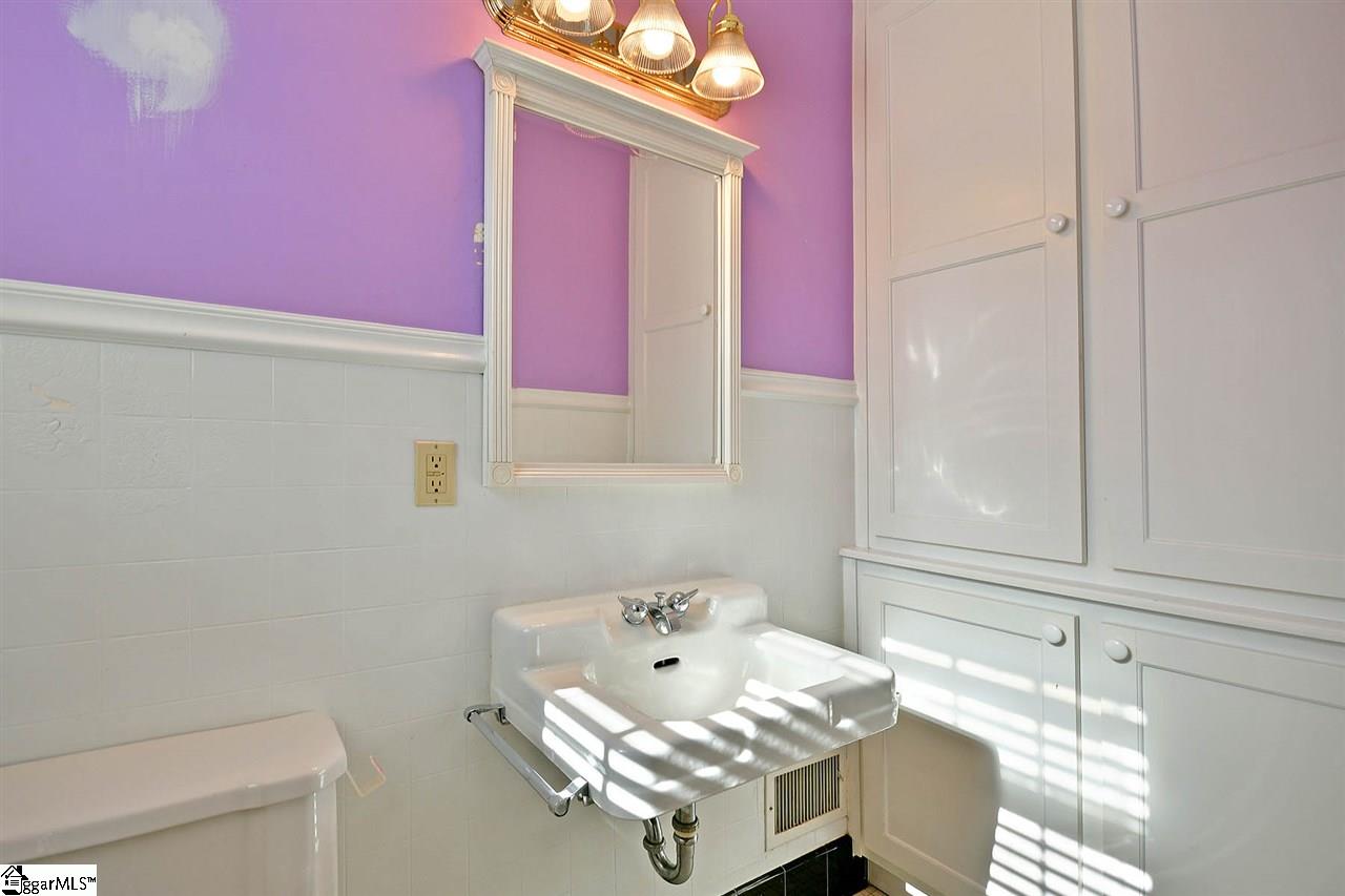 711 North Main Street Fountain Inn, SC 29644 - Photo 29 of 35 Gallery Image 29