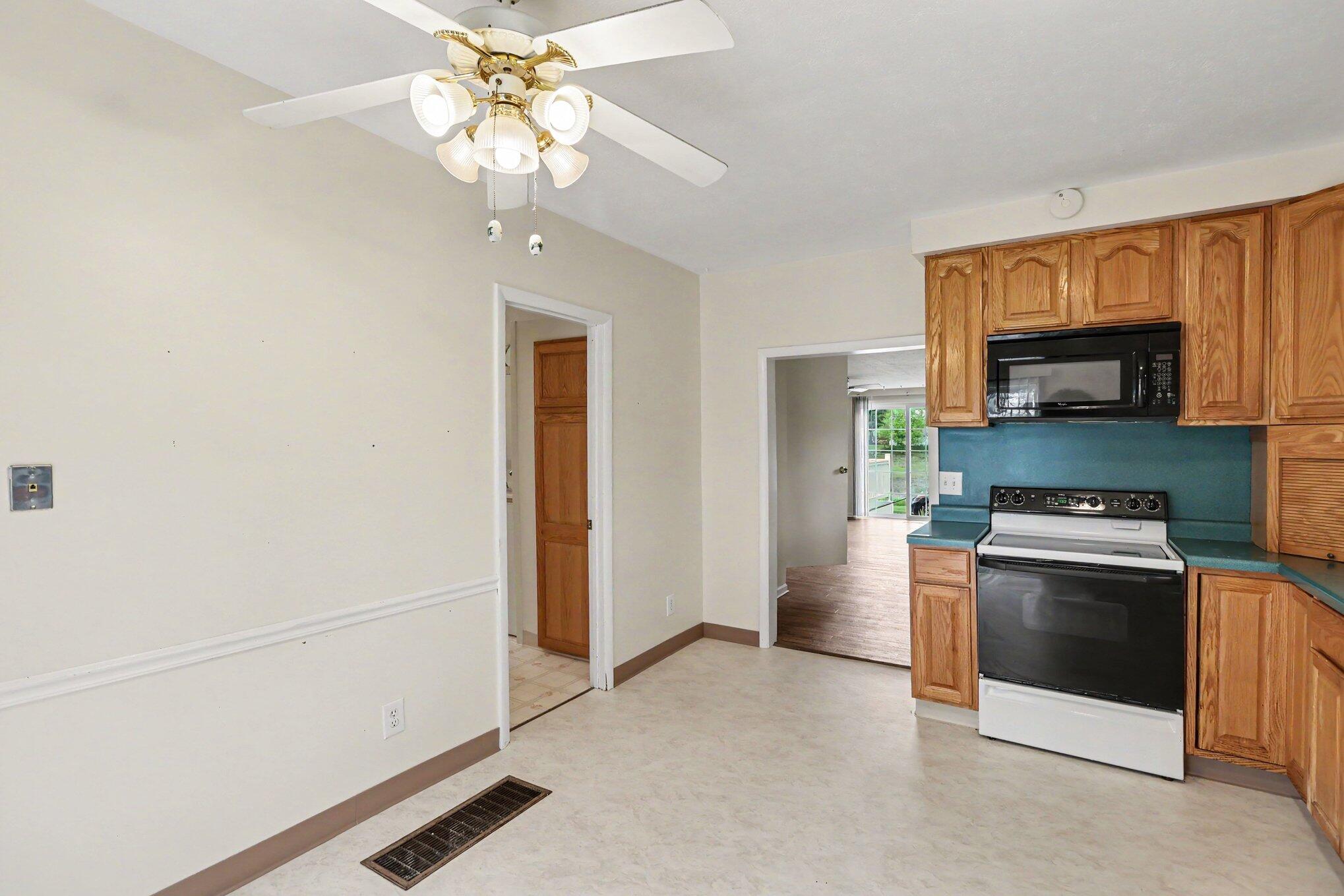 6975 South Clark Road Nashville, MI 49073 - Photo 9 of 23 008_file_3353