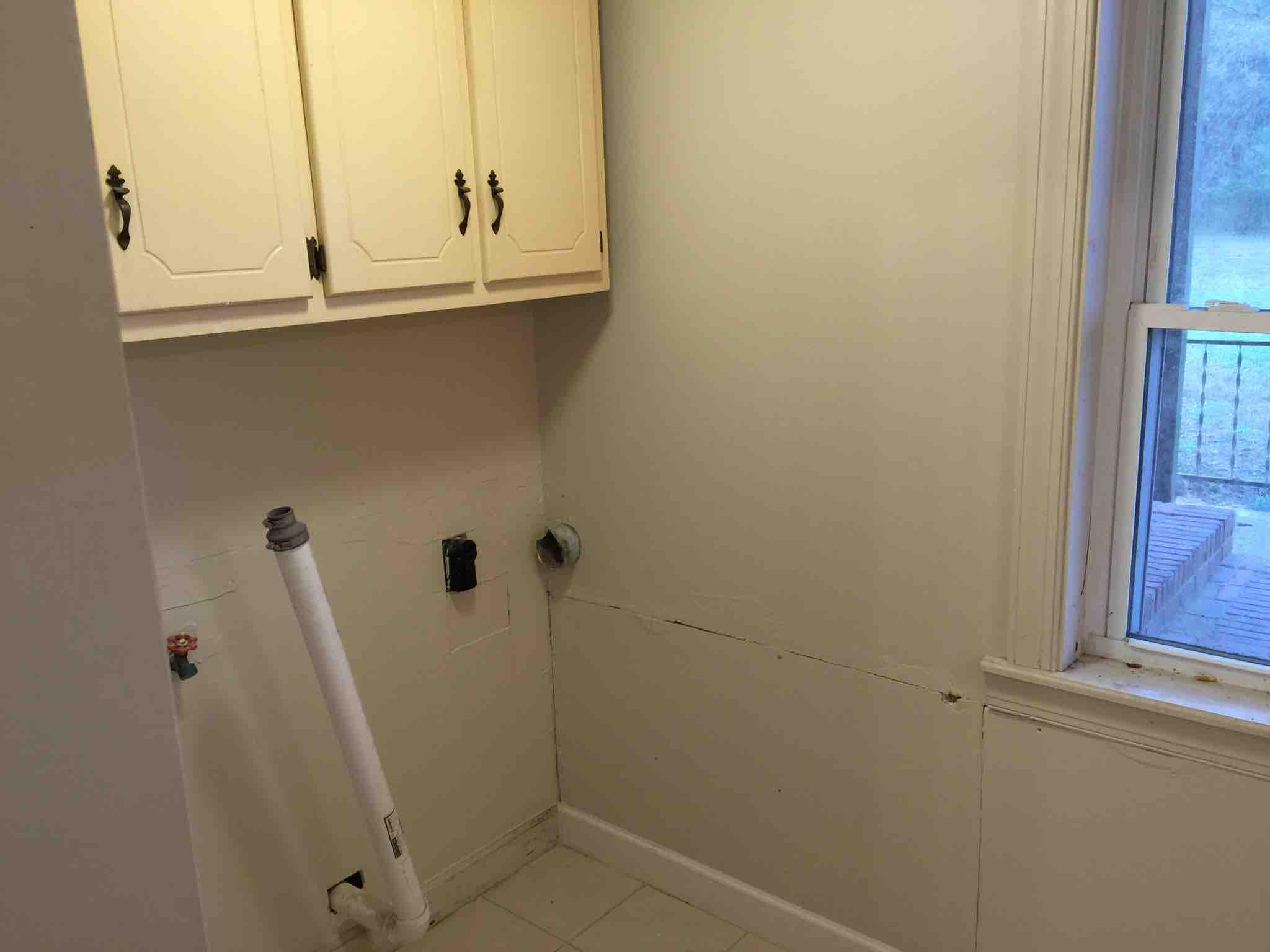 1113 Shady Grove Church Road Baker, FL 32531 - Photo 12 of 23 a bathroom with a window