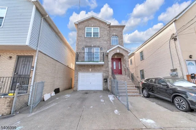$2,600 | 210 Port Avenue, Elizabeth Port, NJ 07206