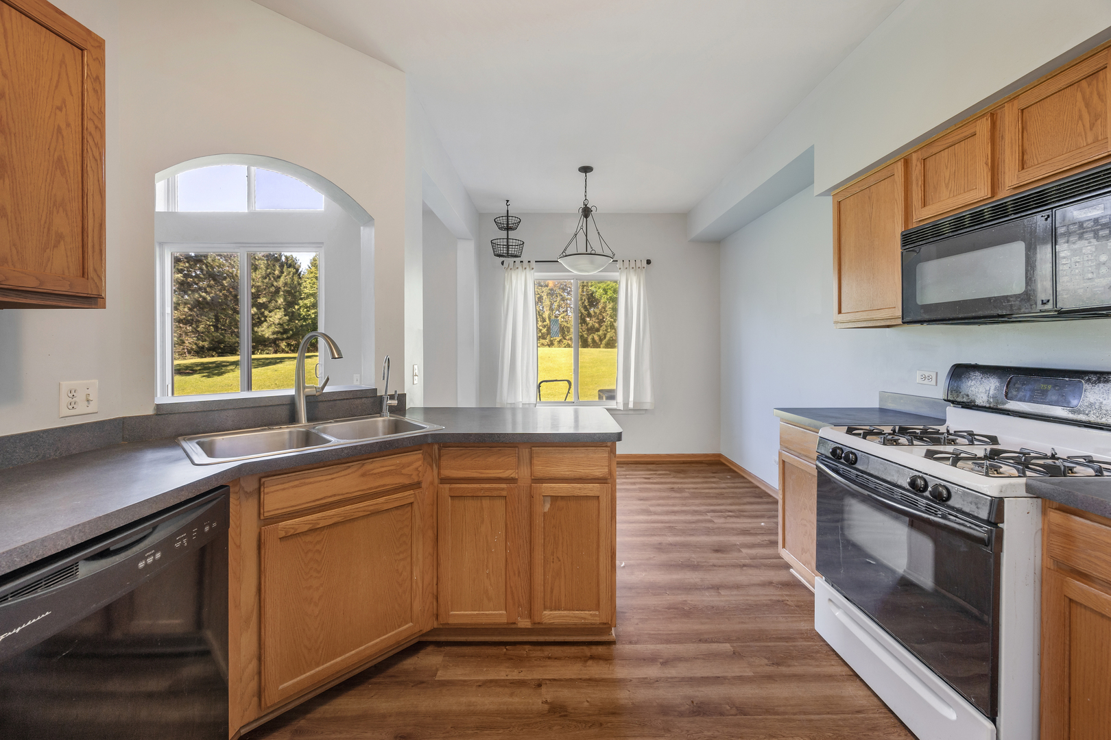 792 Mesa Drive, Unit 792 Elgin, IL 60123 - Photo 2 of 21