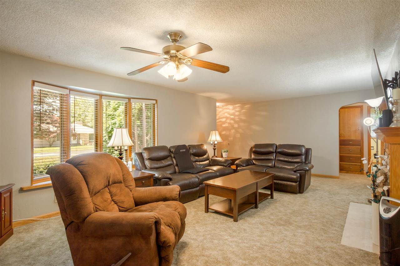 1404 North Bowdish Road Spokane Valley, WA 99206 - Photo 2 of 20 Gallery Image 2