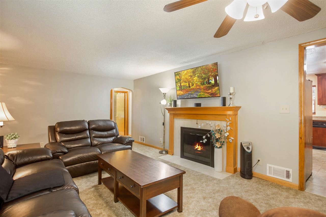 1404 North Bowdish Road Spokane Valley, WA 99206 - Photo 3 of 20 Gallery Image 3