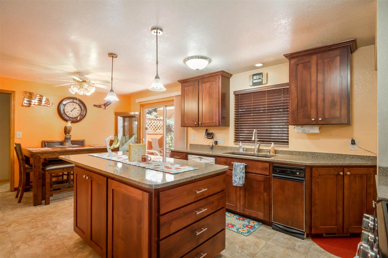 1404 North Bowdish Road Spokane Valley, WA 99206 - Photo 6 of 20 Gallery Image 6