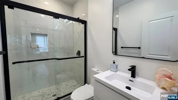 $4,750 | 367 Devon Street, Unit 2, Kearny, NJ 07032
