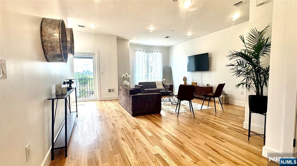 367 Devon Street, Unit 2 Kearny, NJ 07032 - Photo 4 of 30