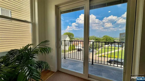 $4,750 | 367 Devon Street, Unit 2, Kearny, NJ 07032