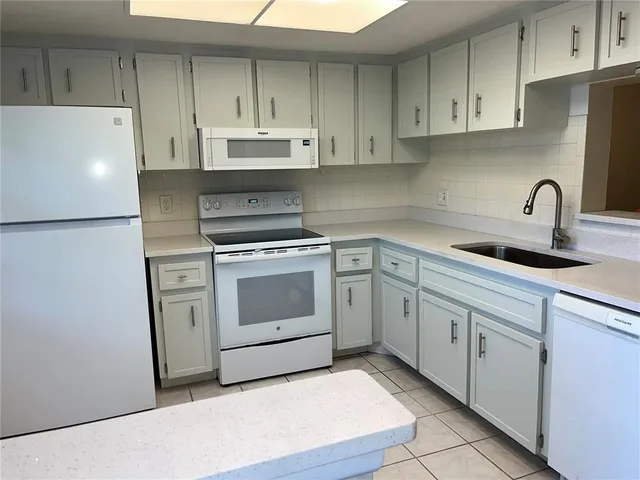 $1,800 | 871 New York Avenue, Unit 104, Dunedin, FL 34698