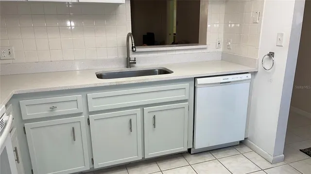 $1,800 | 871 New York Avenue, Unit 104, Dunedin, FL 34698