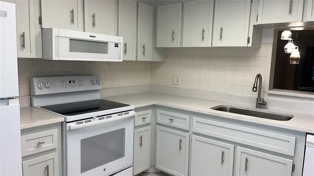 $1,800 | 871 New York Avenue, Unit 104, Dunedin, FL 34698