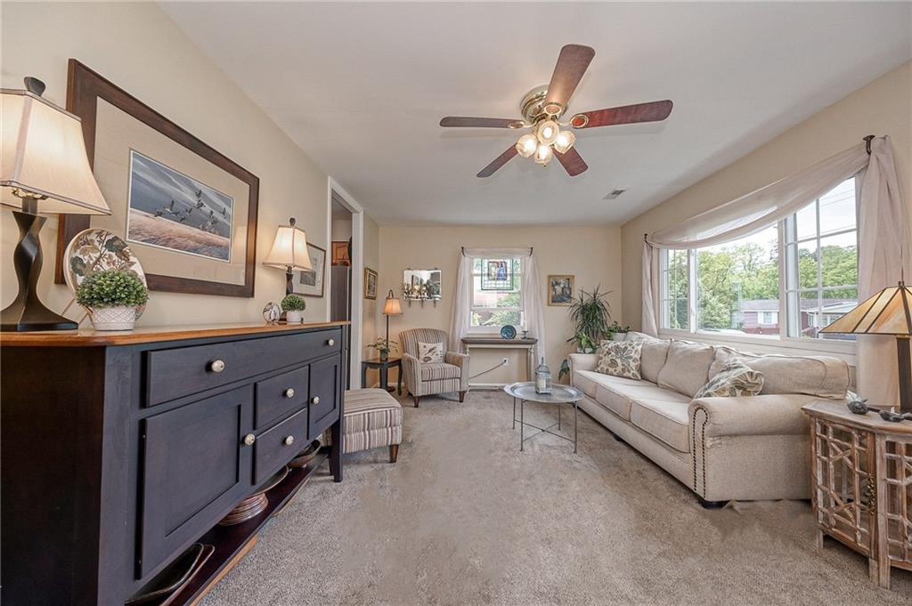 321 Hart Street Houston, PA 15342 - Photo 7 of 28