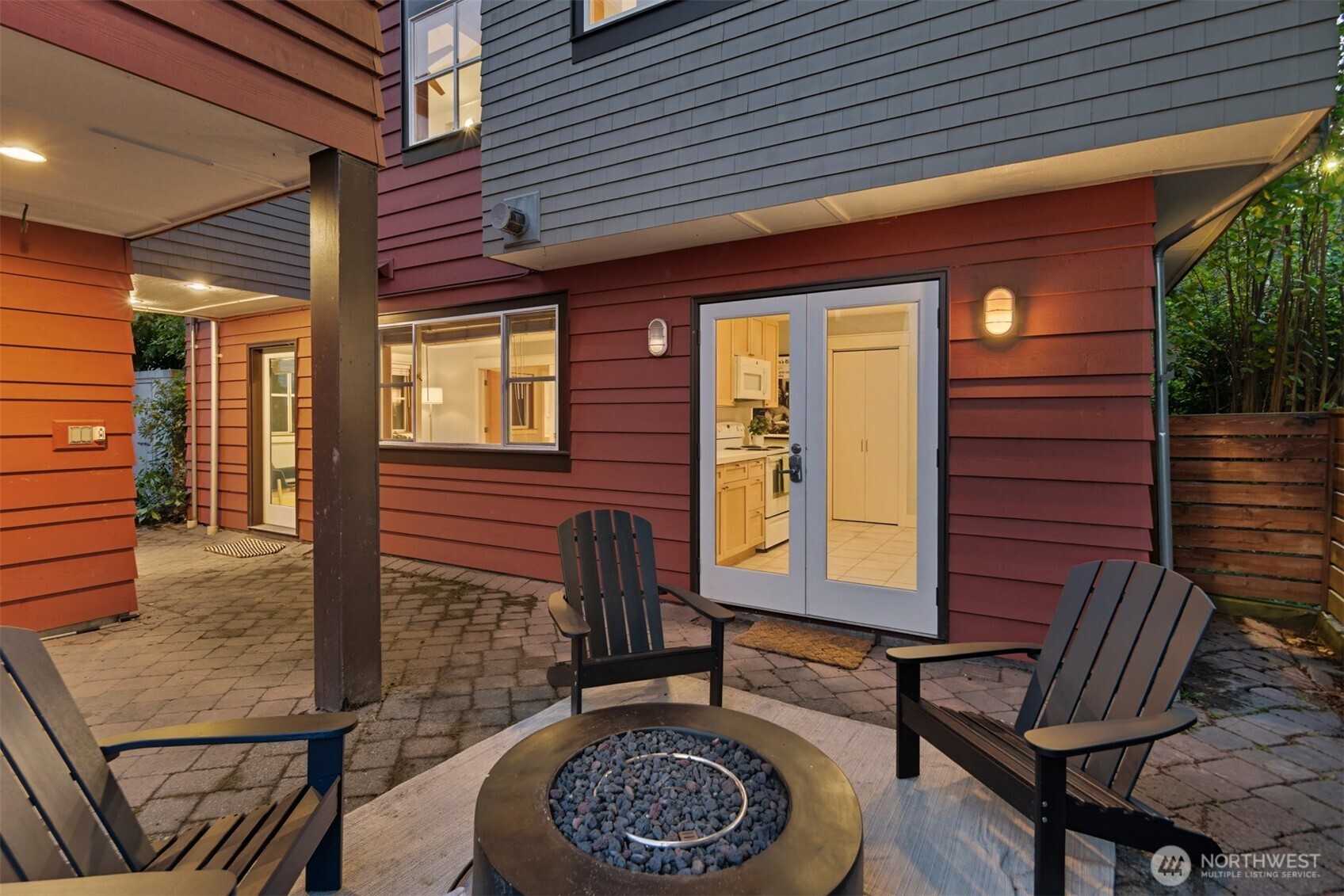 8770 Sand Point Way Northeast Seattle, WA 98115 - Photo 19 of 40
